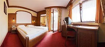 Hotel Sieghard - Kleine Mit Der Grossen Küche Hippach