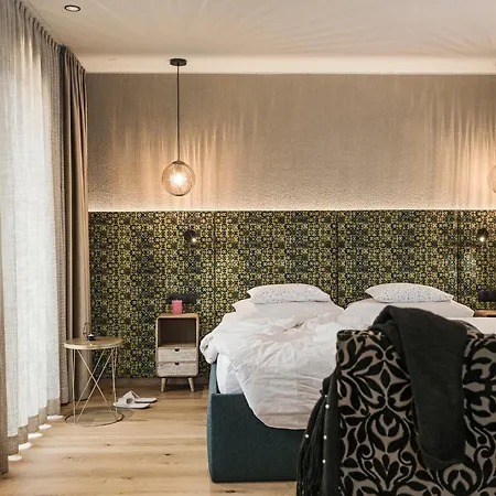 Sieghard Zillertal היפאך